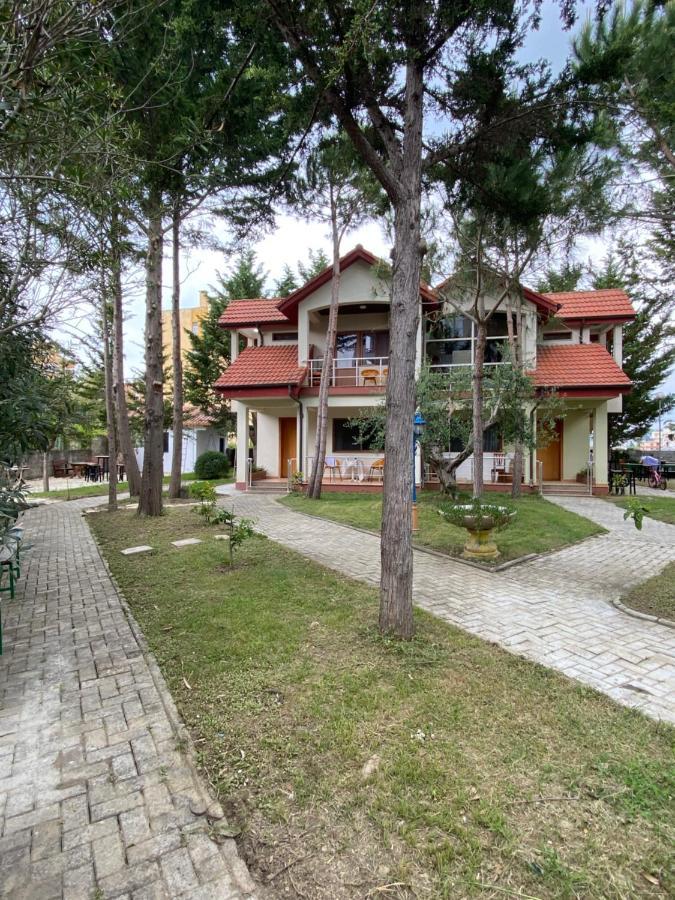 Hotel Garden Villa Ardo Golem  Exteriér fotografie